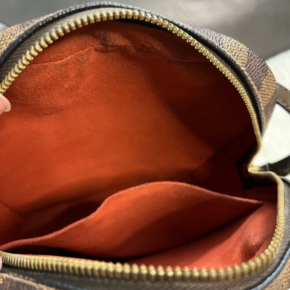 Louis Vuitton Ipanema Crossbody - Picture 10 of 13